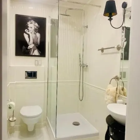Uroczy Apartament